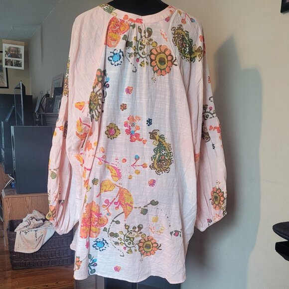 Boho‎ Chic Floral Top - Picture 2 of 3